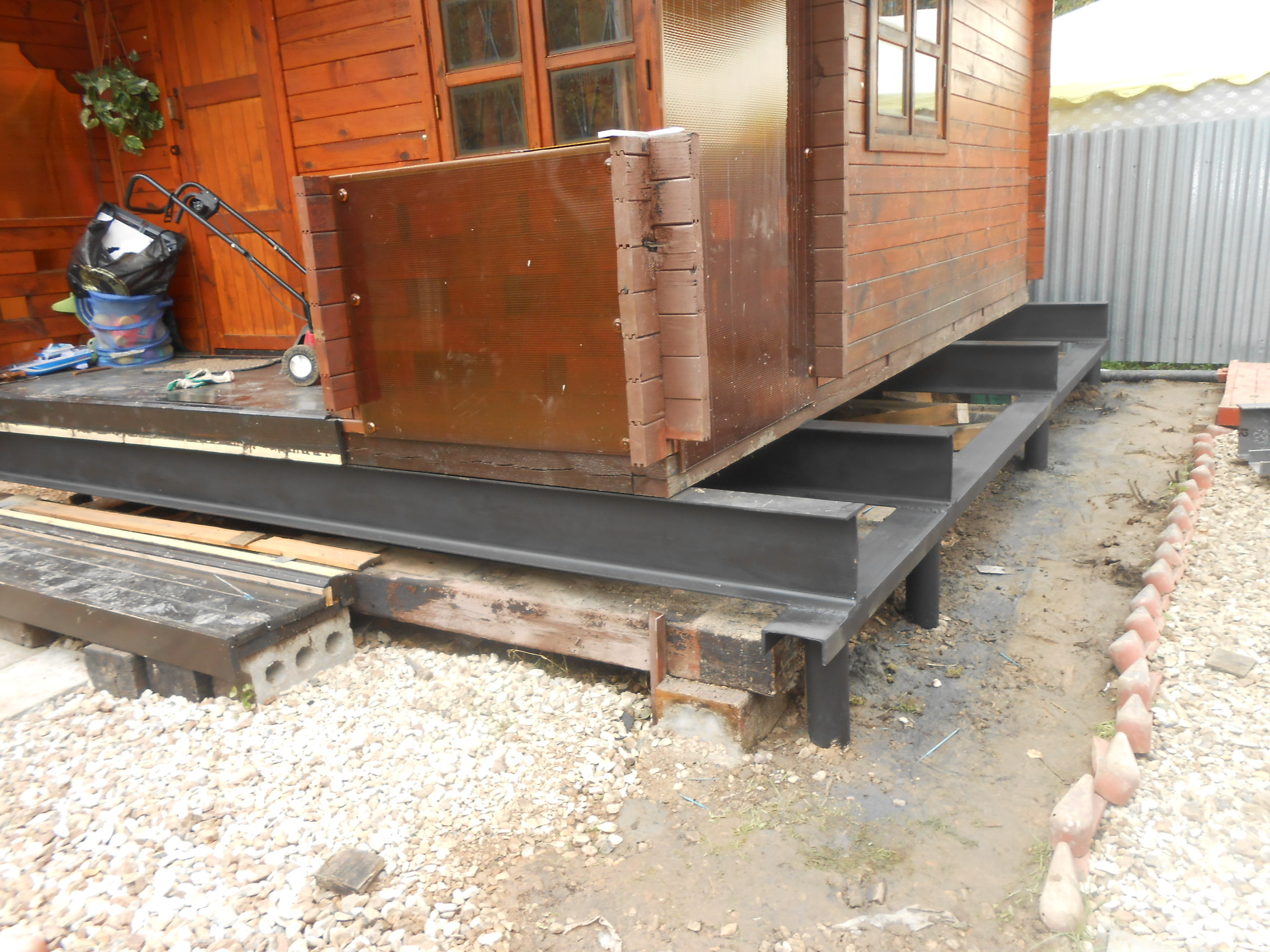 Замена и ремонт фундамента деревянного дома